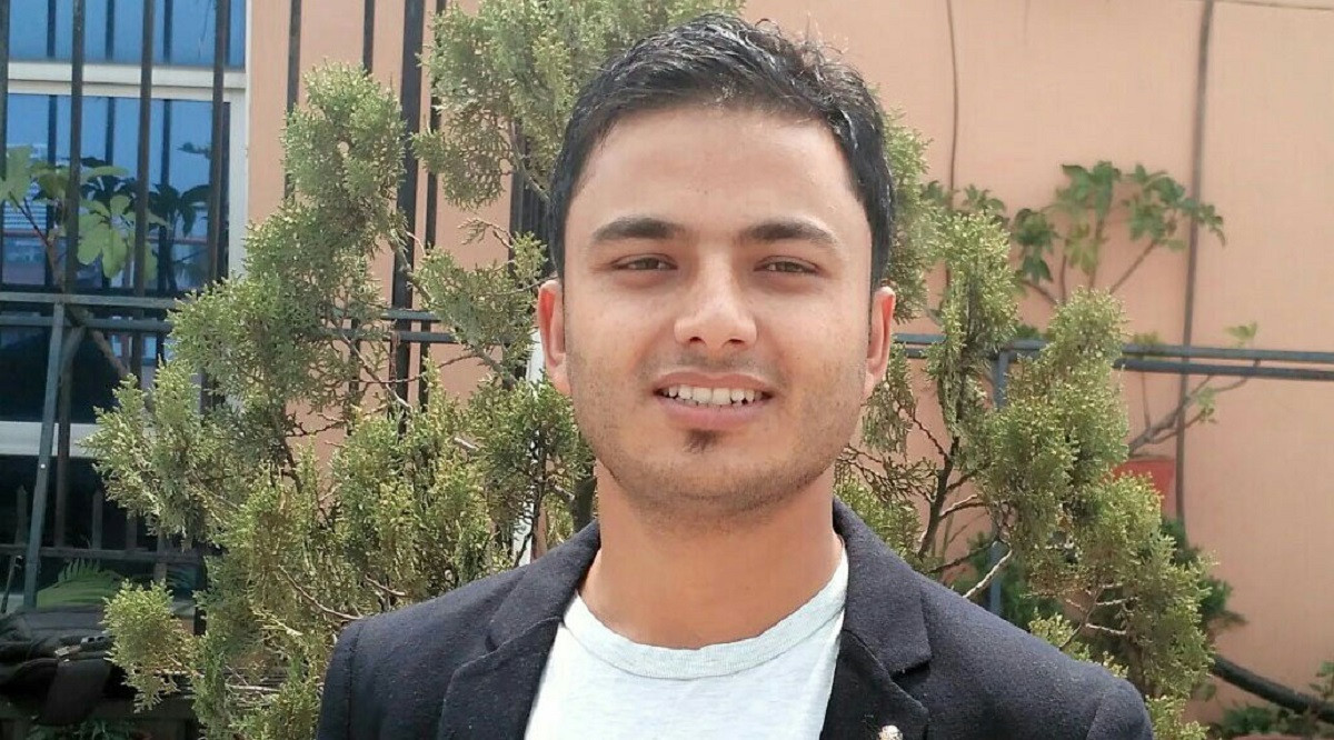 महेश आचार्य