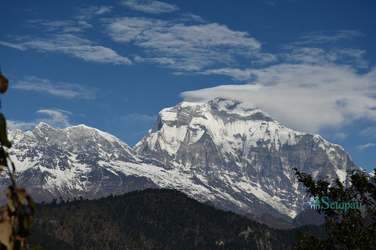 भेडीओडारबाट देखिएको हिमशृंखला। तस्बिरः सेतोपाटी