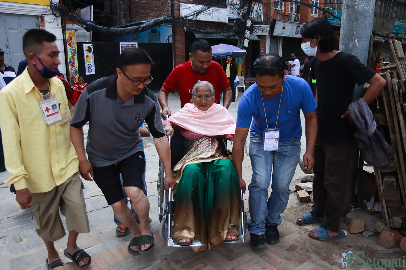आजका तस्बिरहरू- वैशाख ३०