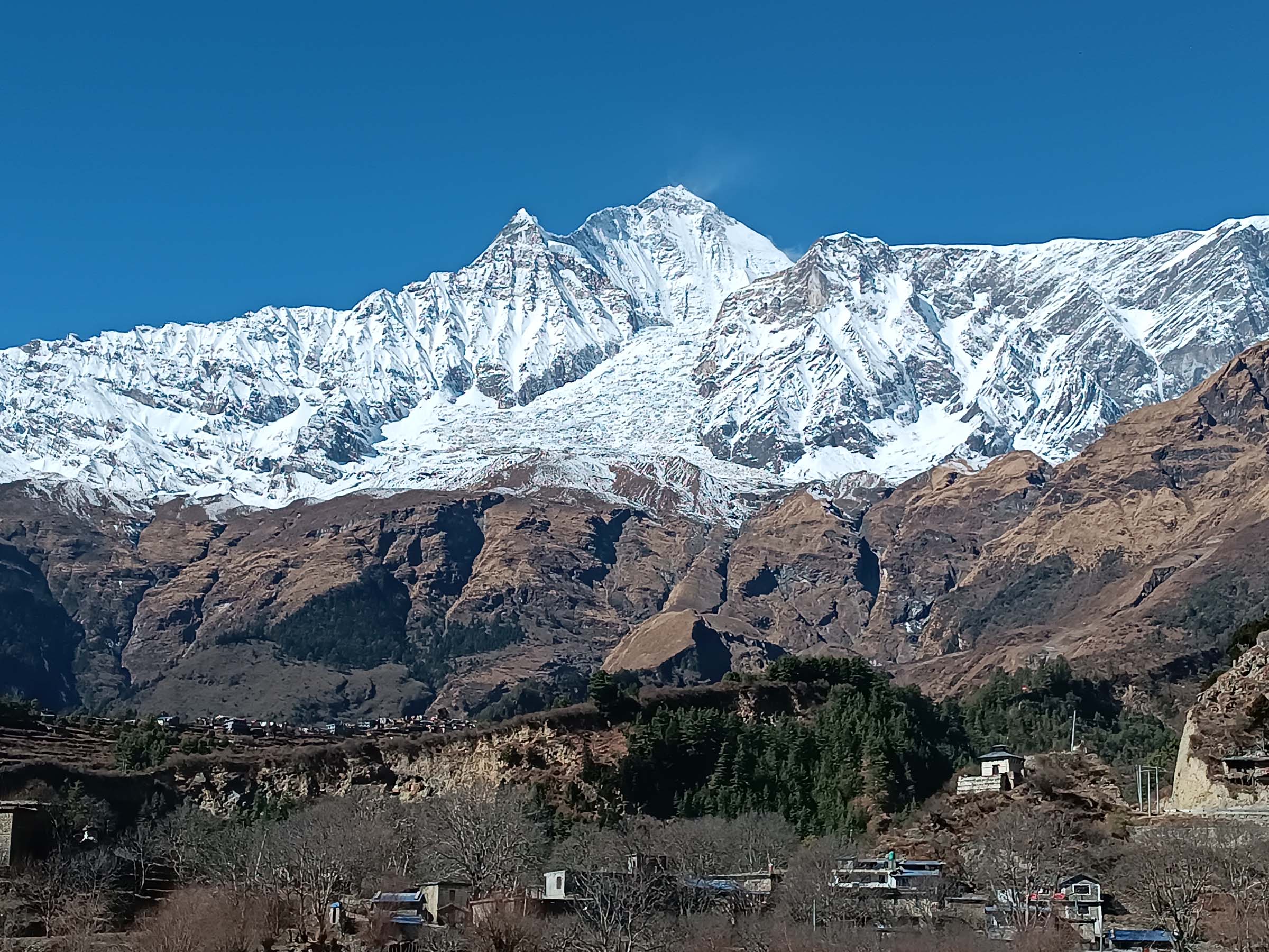 रवि लामिछाने उपप्रधान एवम् गृहमन्त्री पदबाट राजीनामा दिन बालुवाटार पुगेका छन्।   लामिछानेका प्रेस सहयोगी नवराज पाण्डेका अनुसार लामिछानले प्रधानमन्त्री पुष्पकमल दाहाल प्रचण्डलाई राजीनामा बुझाउन लागेका हुन्। तस्बिर: नवीनबाबु गुरूङ