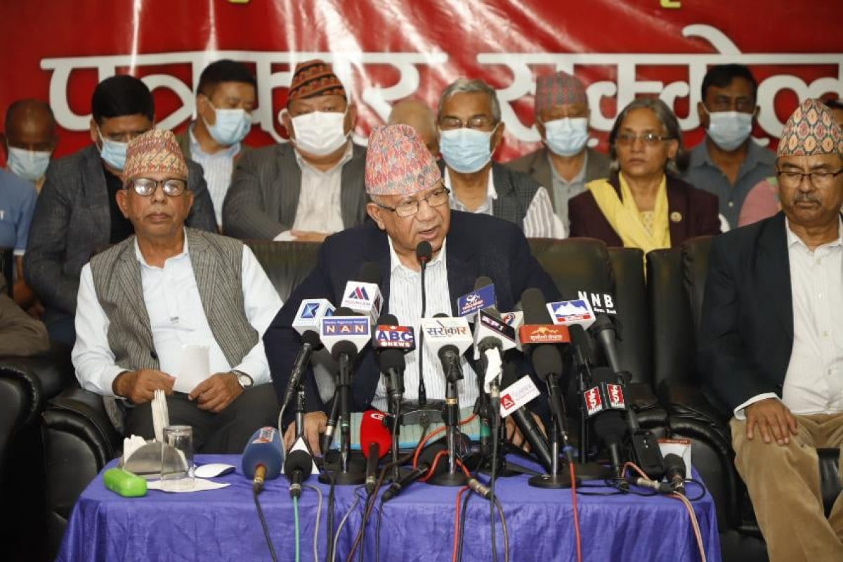 म लौरो टेक्दासम्म पनि पदमा बसेर राजनीति गर्दिनँ- माधव नेपाल