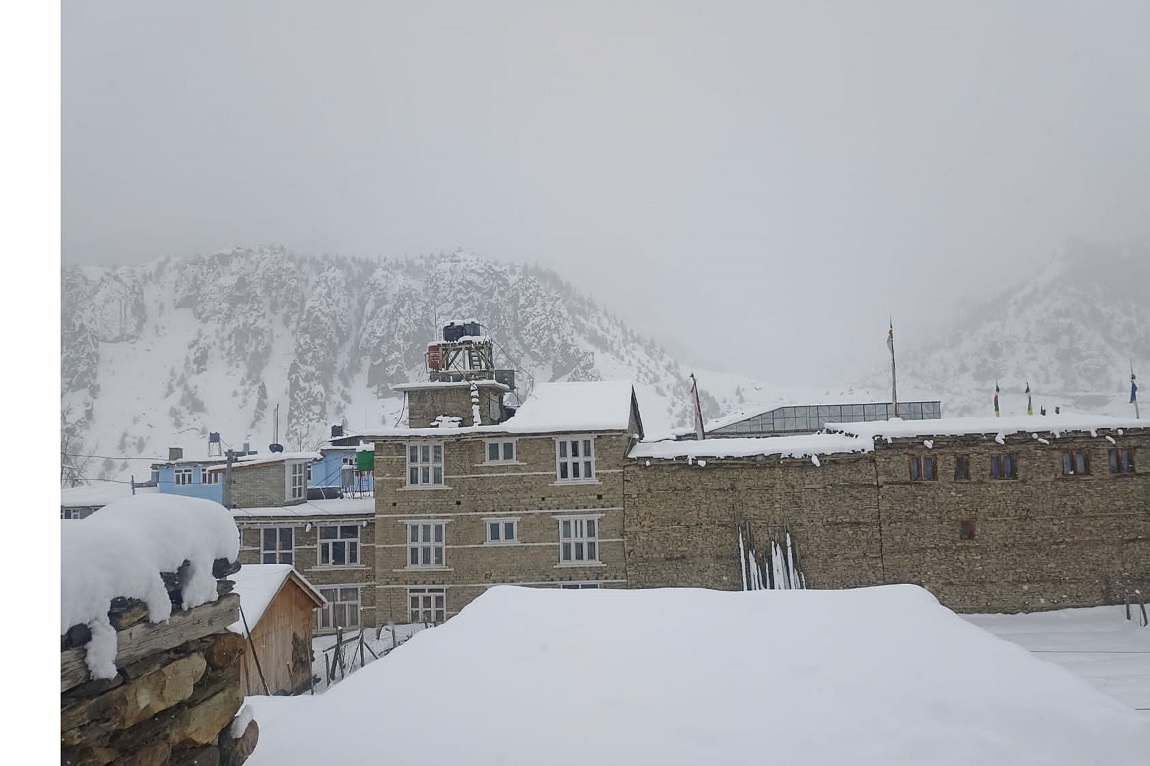 भू-स्वामित्वसहितको स्थायी बसोबासको माग गर्दै शुक्रबार भूमिहीन तथा सुकुम्बासीहरू आन्दोलित भएका छन्। भूमिहीन सुकुम्बासीले संयुक्त राष्ट्रिय सुकुम्बासी मोर्चा नेपालको आयोजनामा माइतीघर मण्डलमा धर्ना गरेका हुन्। तस्बिर: नवीनबाबु गुरूङ/सेतोपाटी
