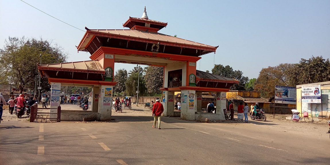 उपराष्ट्रपतिको निर्वाचनको लागि चार जनाको मनोनयन दर्ता भएको छ। सत्ता गठबन्धनबाट रामसहाय यादव, ममता झा र प्रमिला यादवले उम्मेदवारी दर्ता गरेका छन् भने एमालेबाट अष्टलक्ष्मी शाक्यले उम्मेदवारी दिएकी छन्। तस्बिर: नवीनबाबु गुरूङ