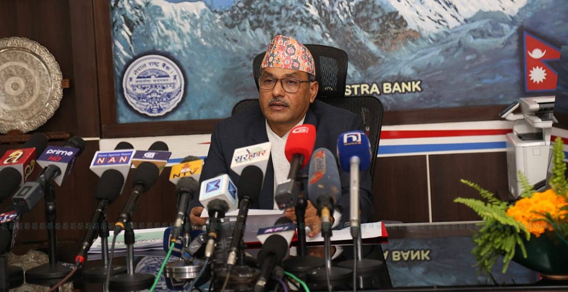 नेपाल नागरिकता (पहिलो संशोधन) विधेयक २०७९ माथिको दफावार छलफलमा सांसदहरूले उठाएका प्रश्नहरूको जवाफ दिँदै गृहमन्त्री बालकृष्ण खाण । तस्बिरःनविन बाबु गुरूङ