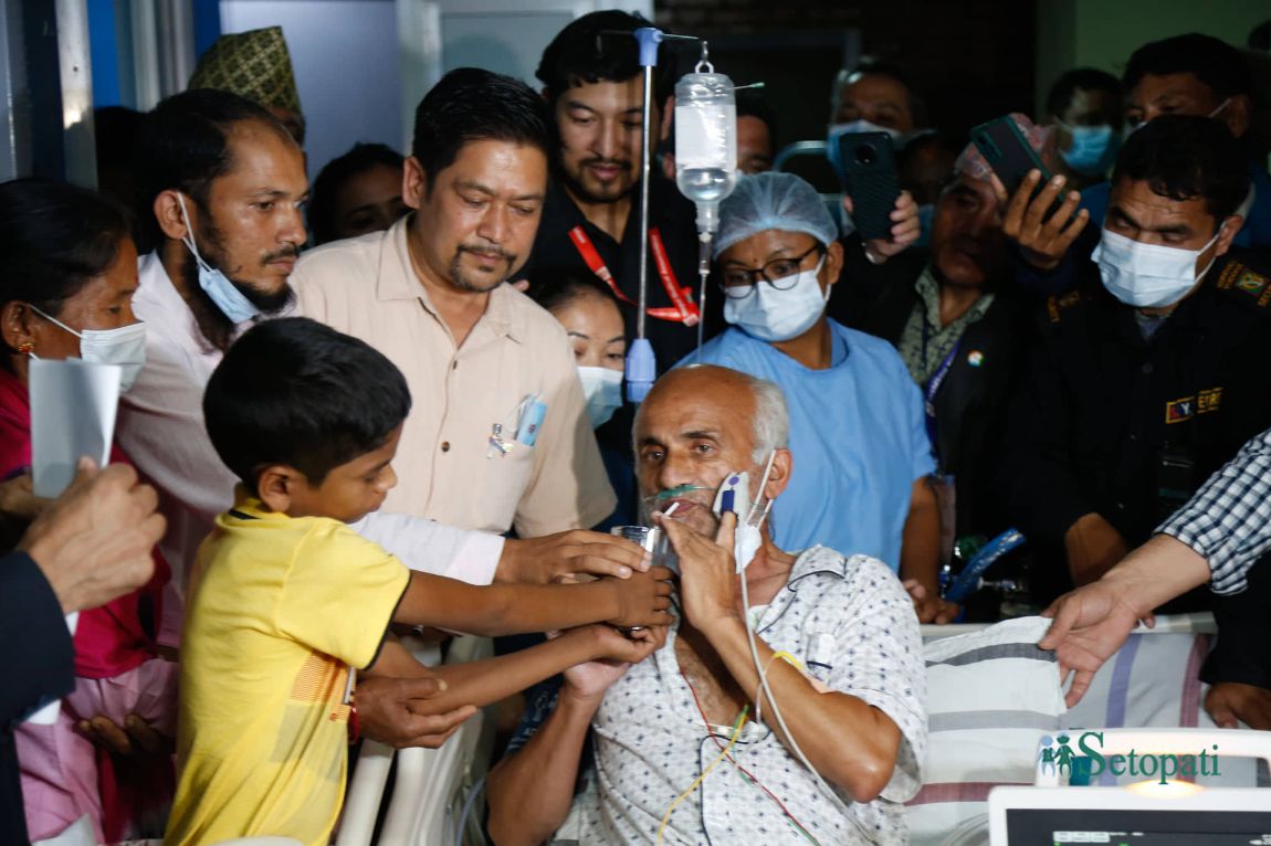 आजका तस्बिरहरू- असोज ८