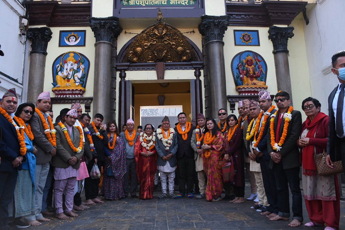 भू-स्वामित्वसहितको स्थायी बसोबासको माग गर्दै शुक्रबार भूमिहीन तथा सुकुम्बासीहरू आन्दोलित भएका छन्। भूमिहीन सुकुम्बासीले संयुक्त राष्ट्रिय सुकुम्बासी मोर्चा नेपालको आयोजनामा माइतीघर मण्डलमा धर्ना गरेका हुन्। तस्बिर: नवीनबाबु गुरूङ/सेतोपाटी