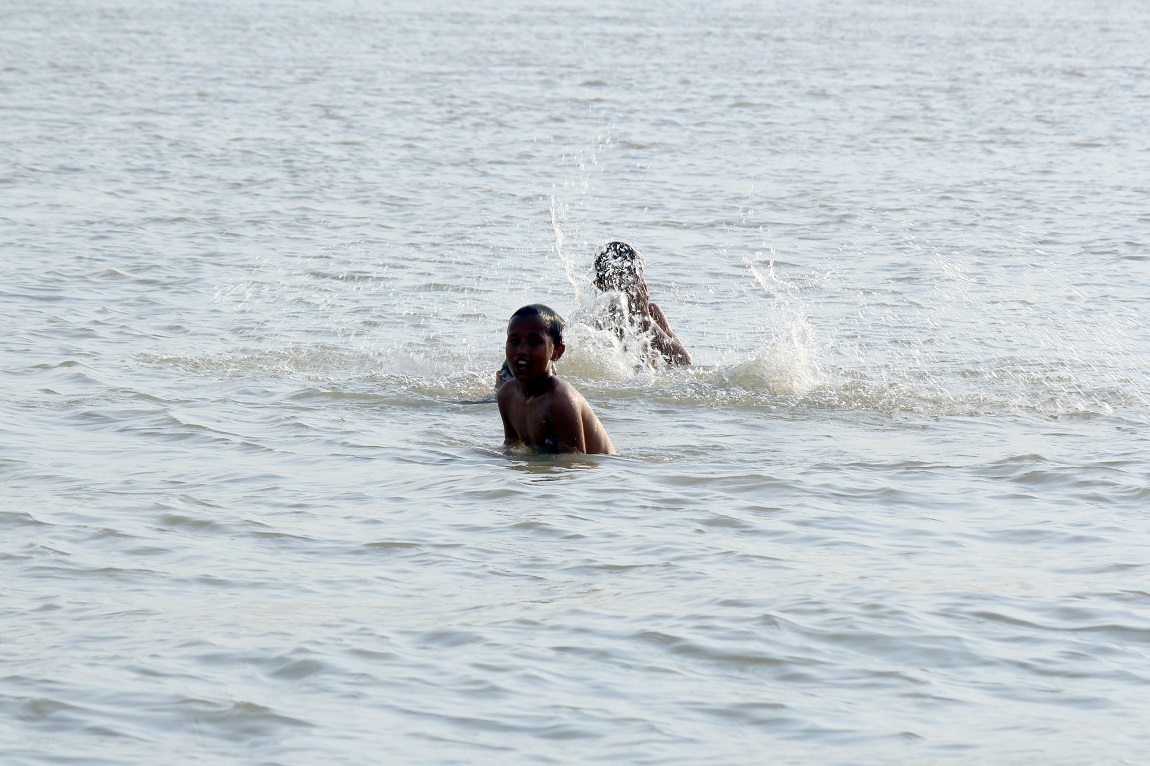 बालुवाटारमा आज भएको बैठकपछि सामूहिक तस्बिर खिचाउँदै माओवादी धारका ८ दलका नेताहरू। तस्बिर: प्रधानमन्त्रीको सचिवालय।
