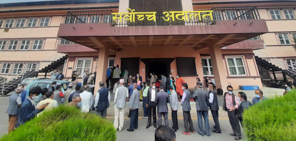 विपक्षी गठबन्धनको रिट दर्ता प्रक्रिया मंगलबार पूरा हुने, प्रतिनिधिसभा विघटनबारे परेका २४ रिट दर्ता