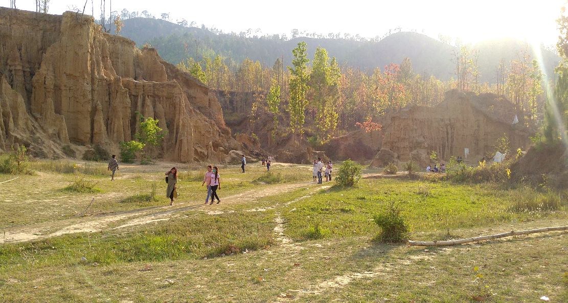 ‘पाताल दरबार’ भनेर भाइरल भए माटाका ढिस्का