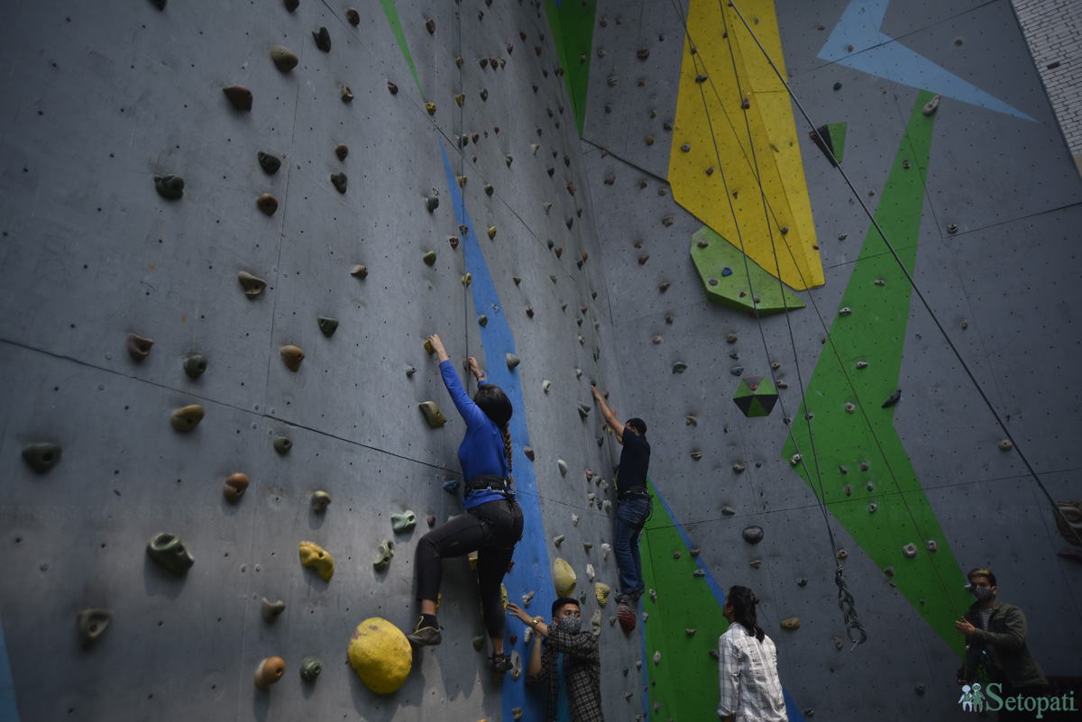 दृष्टिविहीनको पहिलो 'वाल क्लाइम्बिङ' (तस्बिरहरू)