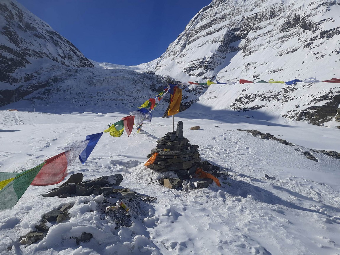 काठमाडौंको टुँडिखेलमा साकेला नाच्न सांस्कृतिक पहिरनमा सजिएका युवतीहरू: तस्बिर: नवीनबाबु गुरूङ/सेतोपाटी