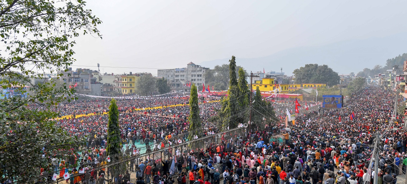 बुटवल पुगेर प्रधानमन्त्रीले भने- मान्छे कति छन्? भोट बाकस खन्याएर गनौं