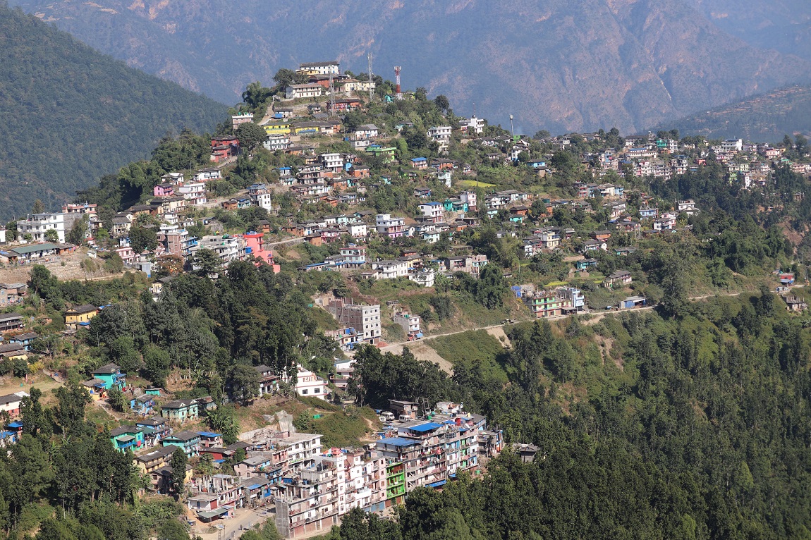 निर्मला कुर्मीलाई न्यायको माग गर्दै आन्दोलनरत रूबी खानसहितका अधिकारकर्मी पक्राउ परेका छन्। सोमबार माइतीघरबाट र्‍यालीसहित अगाडि बढिरहेको बेला प्रहरीले खानसहितका अभियन्ताहरूलाई पक्राउ गरेको हो। तस्बिर: निशा भण्डारी