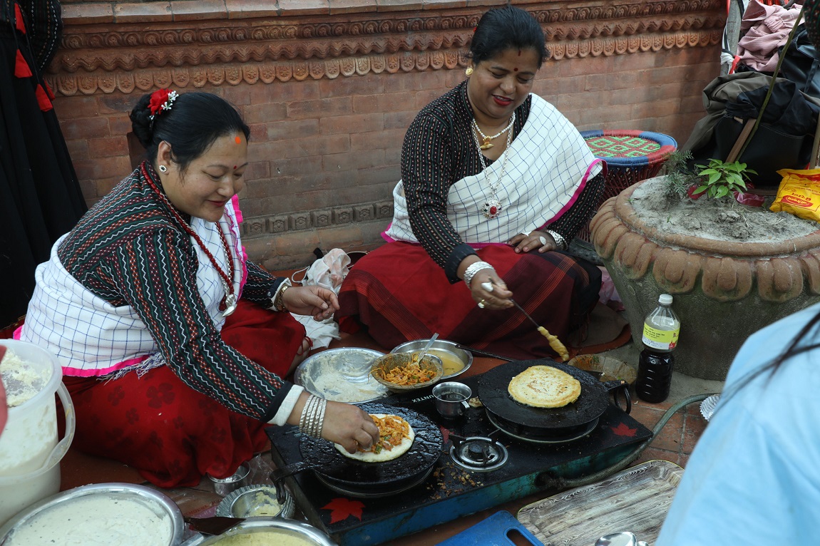 काभ्रेस्थित सुनकोशी नदीमा शुक्रबार मनसुनजन्य विपतबाट जनधनको क्षति हुन नदिन तथा उद्धार तथा खोज कार्यलाई प्रभावकारी बनाउन पूर्व तयारीस्वरूप सशस्त्र प्रहरी बल नेपाल नं १५ गण हेडक्वाटर काभ्रे र १६ नं गण सिन्धुपाल्चोकद्वारा मनसुन प्रतिकार्यसम्बन्धी उद्धारको संयुक्त पूर्वाभ्यास गर्दै। तस्बिर: राजकुमार पराजुली/रासस