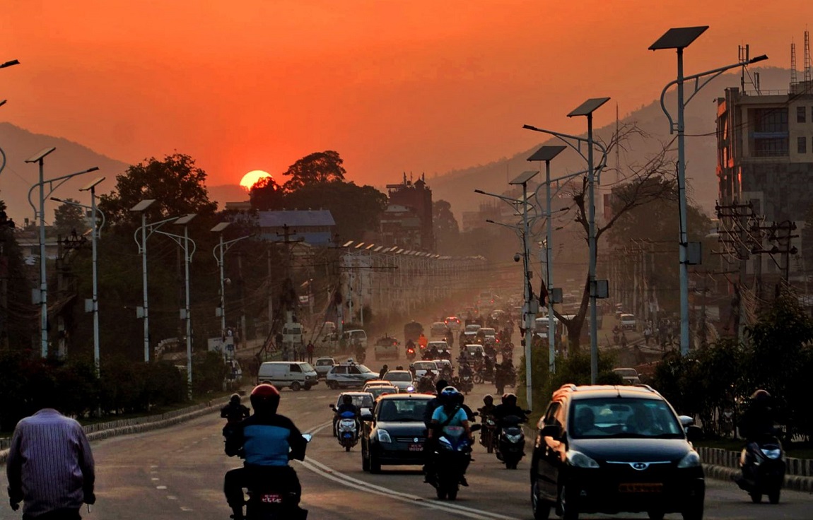 काठमाडौंबाट शुक्रबार साँझ देखिएको दृश्य। तस्बिर: न्युज एजेन्सी नेपाल
