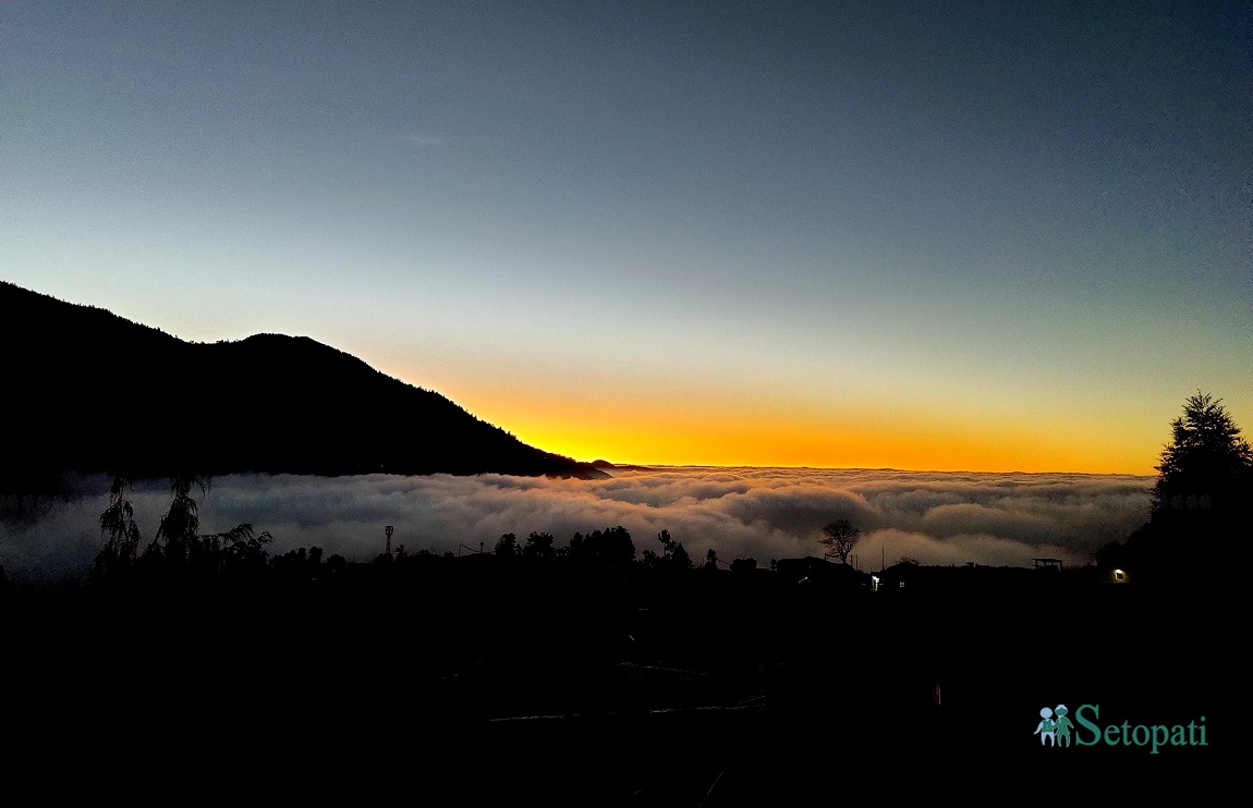 नाबालिग बलात्कार अभियोगबाट पूर्णविक्रम शाह (पल शाह) लाई सफाई दिने उच्च अदालतको नजिर अन्य इजलासले नअपनाओस् भन्दै पोखरामा प्रदर्शन भएको छ। उच्च अदालत पोखरा अगाडि शुक्रबार अभियन्ताहरूले उक्त माग राख्दै प्रदर्शन गरेका हुन्। तस्बिर सौजन्य: रिना थापा