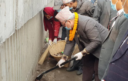 तस्बिर : थापाको निजी सचिवालय।