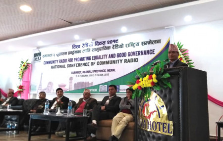 अकोराबको राष्ट्रिय सम्मेलनमा सहभागी सञ्चारमन्त्री, मुख्यमन्त्री तथा सांसदहरू। तस्बिर: दिपकजंग शाही/सेतोपाटी
