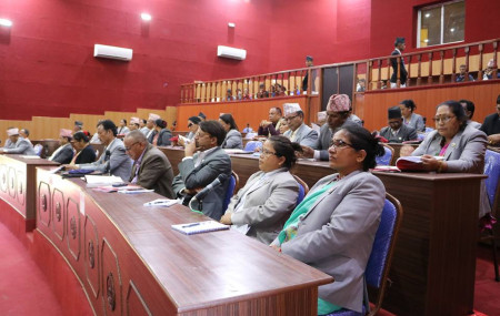 कर्णाली प्रदेशसभाको मंगलबारको बैठक। तस्बिर: दिपकजंग शाही/सेतोपाटी