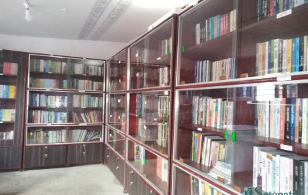 सुर्खेतस्थित कारागारमा स्थापना गरिएको पुस्तकालय । तस्बिर : दिपकजंग शाही/सेतोपाटी