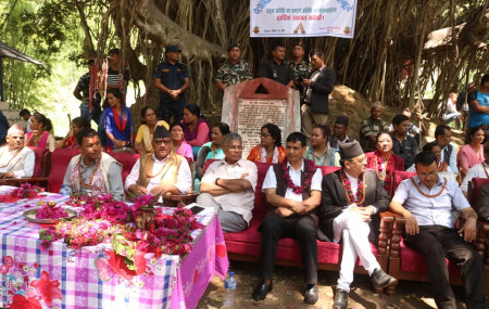 फाइल तस्वीर– दैलेखमा पेट्रोलिम पदार्थको अन्वेषण सुरु गर्नुअघि गरिएको औपचारिक कार्यक्रम ।
