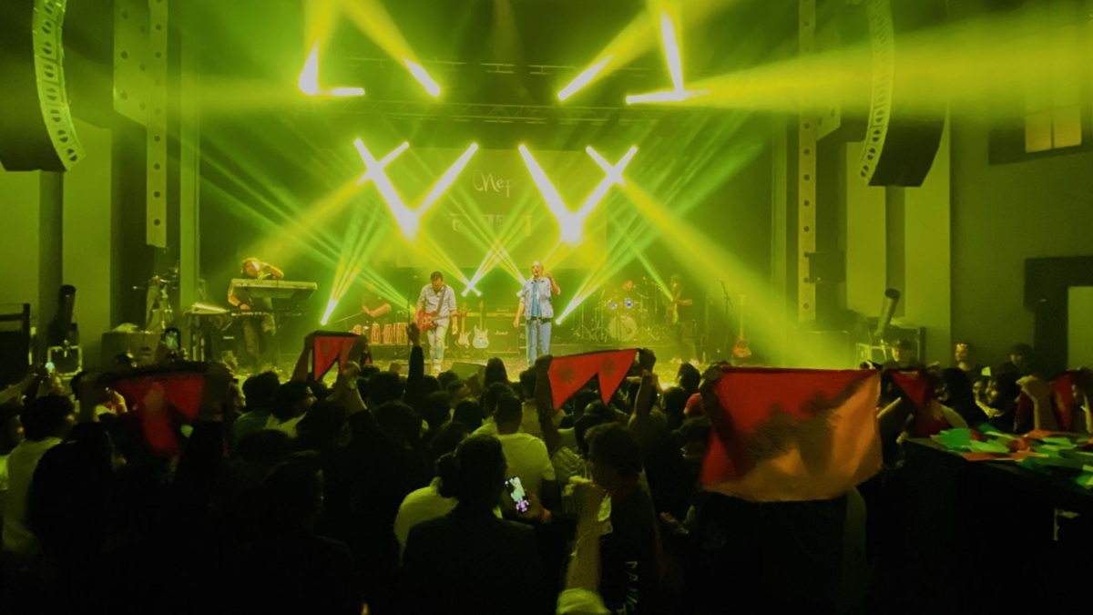04-Audiences-wave-Nepali-and-Bhutanese-flag-at-the-Nepathya-Concert-in-Pittsburgh.-Photo---Kiran-Shrestha---Nepalaya-1748845592.JPG