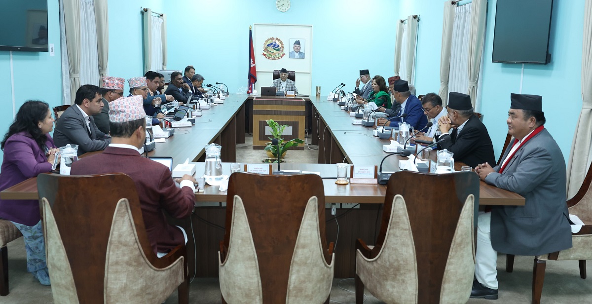 सोमबार बसेको मन्त्रिपरिषद बैठक। तस्बिर: प्रधानमन्त्रीको सचिवालय।