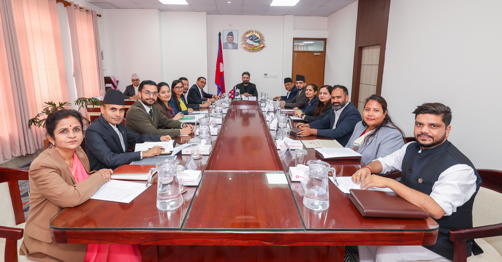 मन्त्रिपरिषद बैठक।