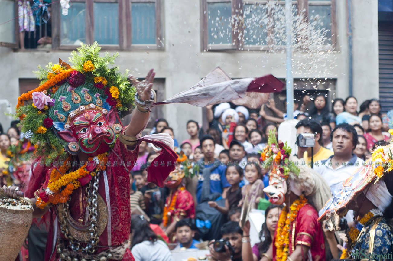 हरेक बाह्र वर्षमा प्रदर्शन गरिने प्राचीन नाच 'गथु प्याखं' को एक दृश्य। फाइल तस्बिर: नारायण महर्जन/सेतोपाटी