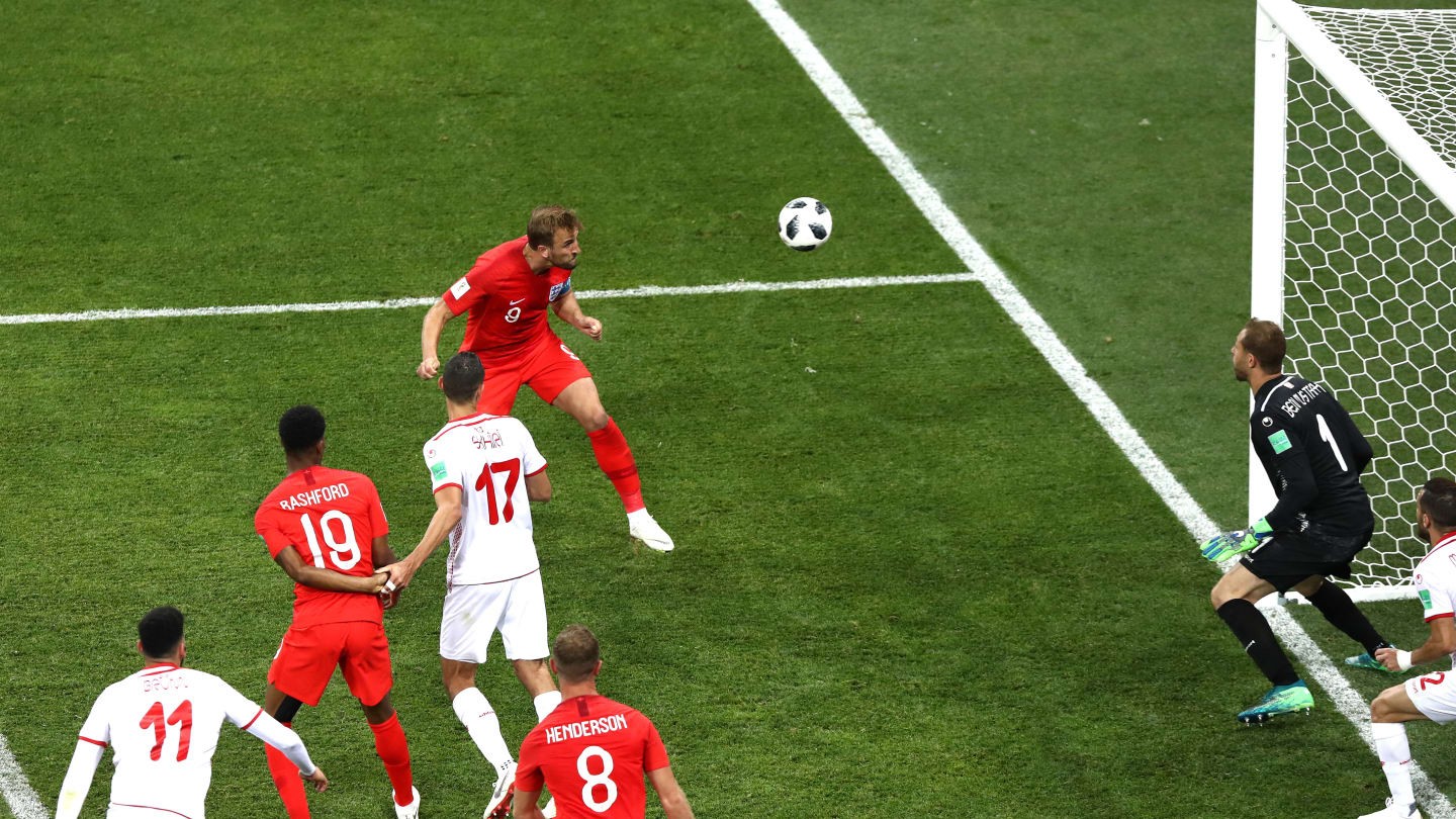 इन्जुरी समयमा हेडिङमार्फत निर्णायक गोल गर्दै  इङ्याण्डका कप्तान ह्यारी केन। तस्बिरः फिफा