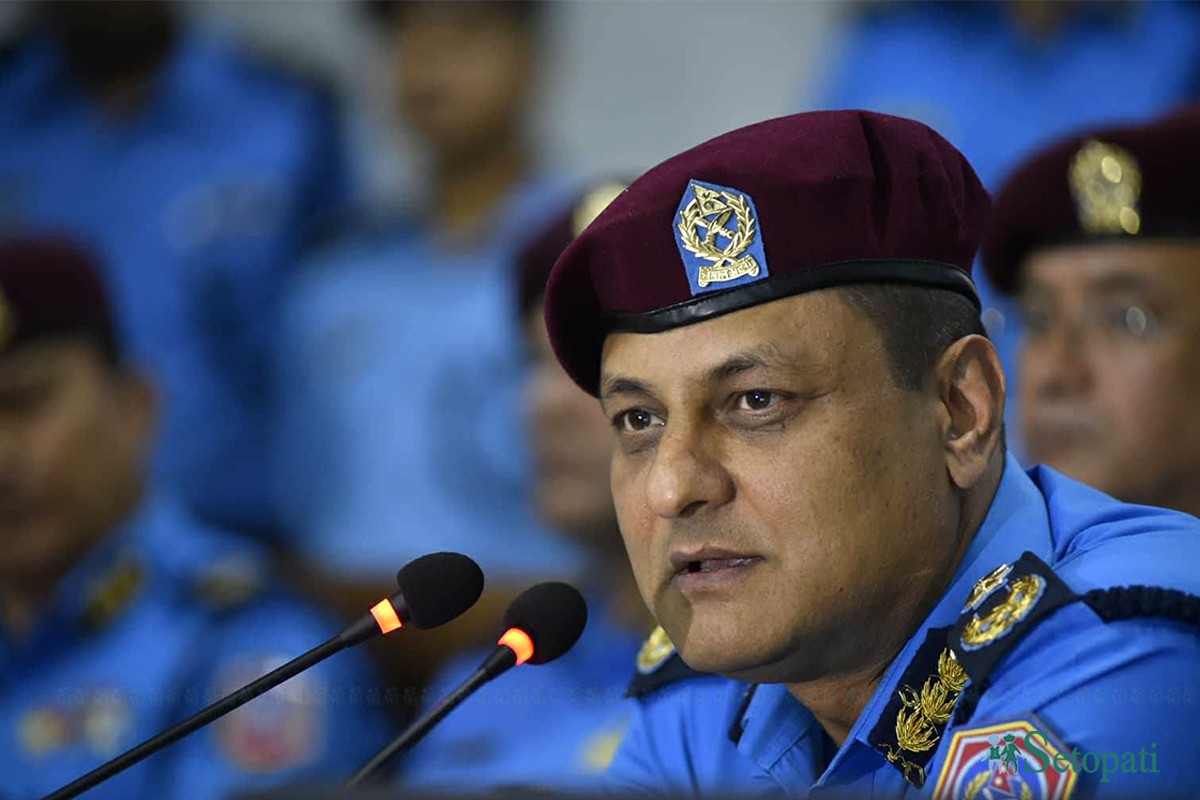 पूर्व प्रहरी महानिरीक्षक खनाल एमाले प्रवेश गर्दै