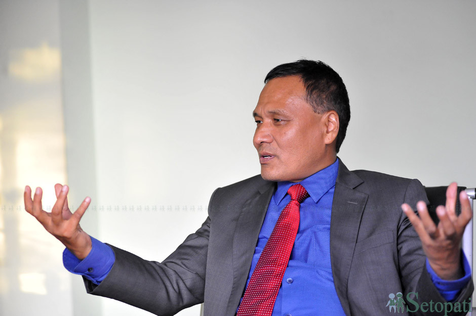 कुलमान घिसिङ। फाइल फोटो