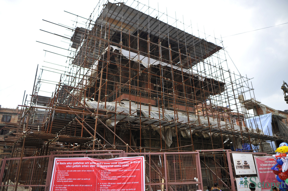भीमसेन मन्दिर पुनर्निर्माण हुँदै। तस्बिरः नारायण महर्जन/सेतोपाटी