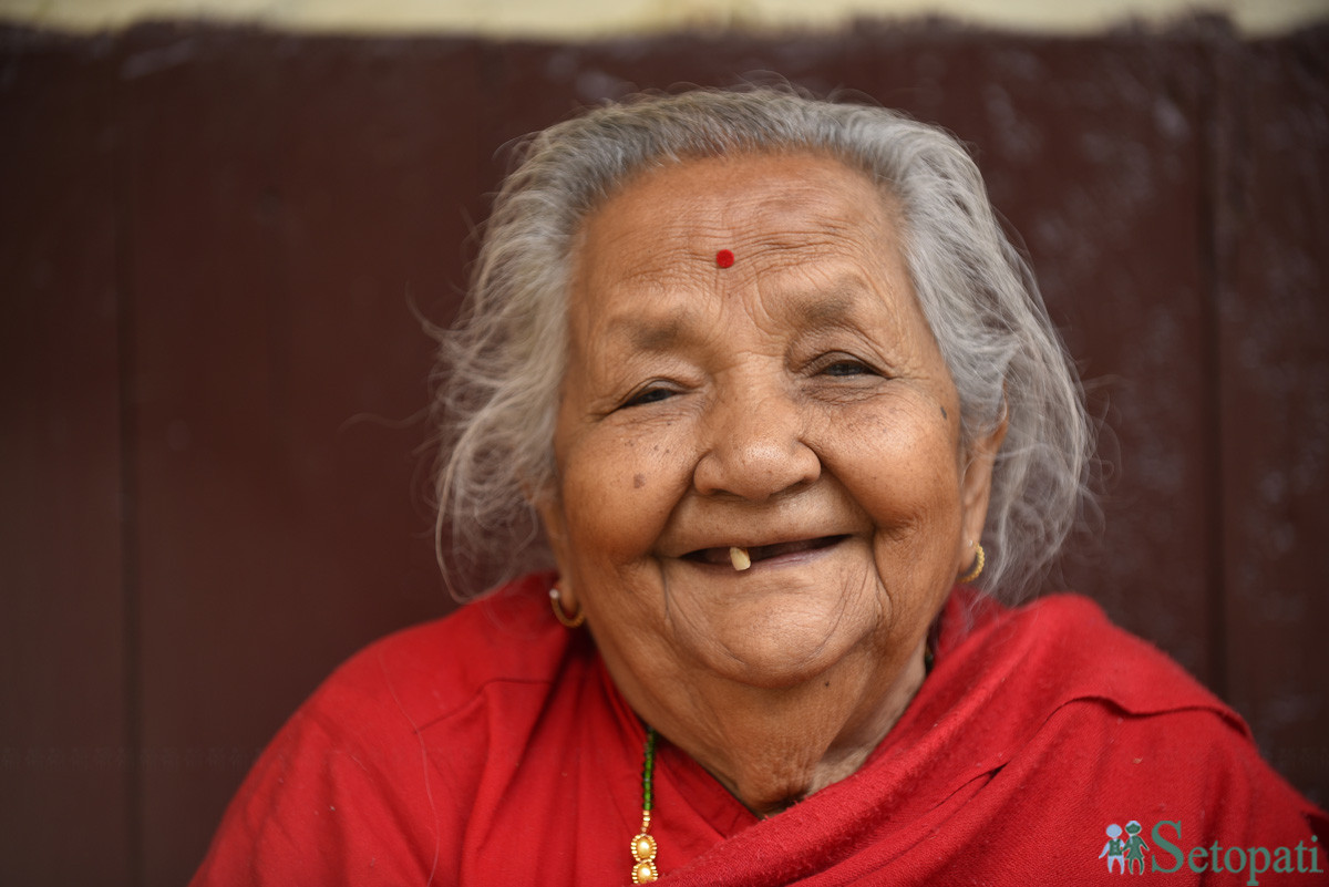 ९७ वर्षीया राधादेवी जोशी। तस्बिरः नारायण महर्जन/सेतोपाटी