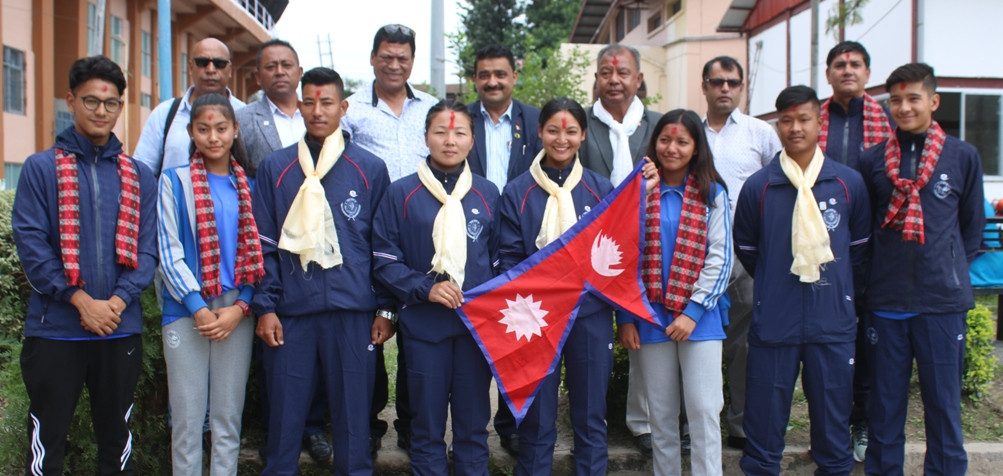 जापान गएको  पौडी र आर्चरी टोली।