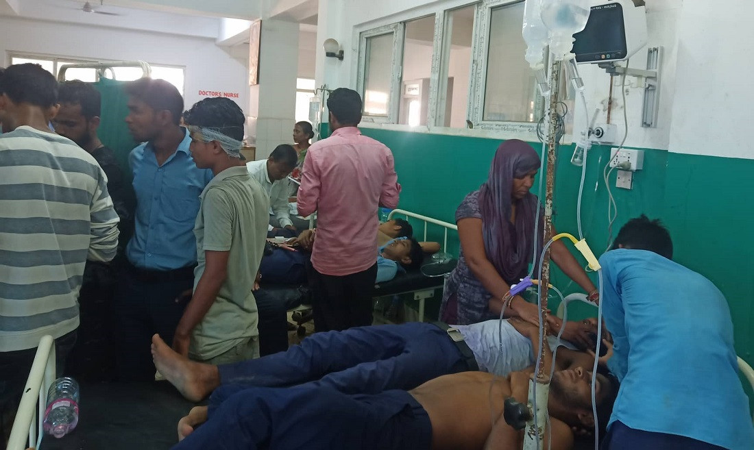 घाईते विद्यार्थीहरुको जनकपुर अञ्चल अस्पतालमा उपचार हुँदै।