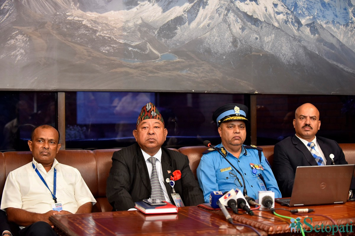 त्रिभुवन अन्तर्राष्ट्रिय विमानस्थलमा आयोजित पत्रकार सम्मेलन। तस्बिर:नारायण महर्जन/ सेतोपाटी