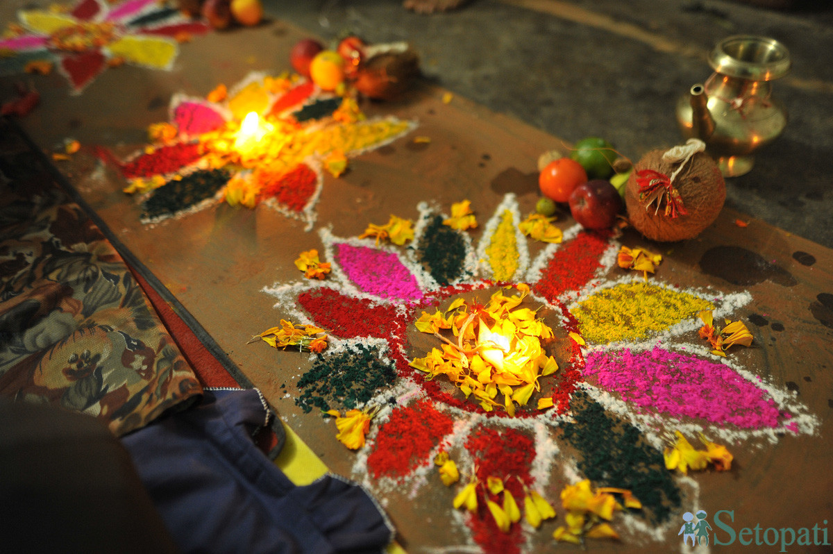 नेपाल सम्बतको पहिलो दिन पर्ने म्ह पूजा मनाउन तयार पारिएको मण्डप। तस्बिर: नारायण महर्जन/सेतोपाटी