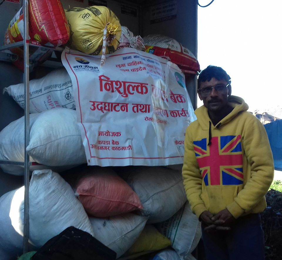 चन्द्रनिगाहापुरका रिक्साचालक केदारप्रसाद तिमल्सिना।  तस्बिर: राकेश यादव/सेतोपाटी