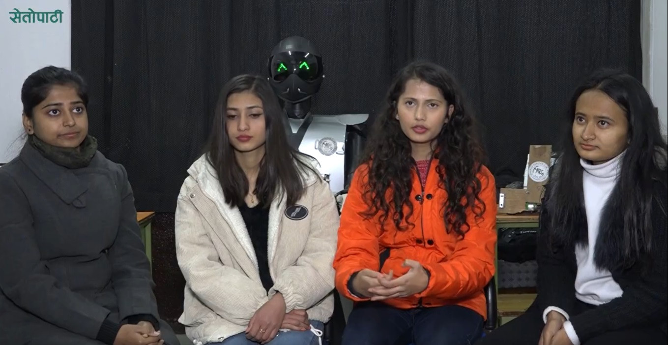 बायाँबाट श्वेता दास, प्राश्ना अधिकारी, सौरी घिमिरे र रविया बेगम।