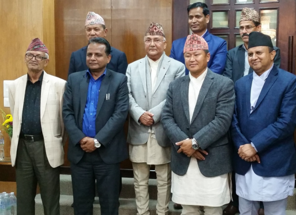 प्रधानमन्त्रीसँग मुख्यमन्त्रीहरू। फाइल तस्वीर।