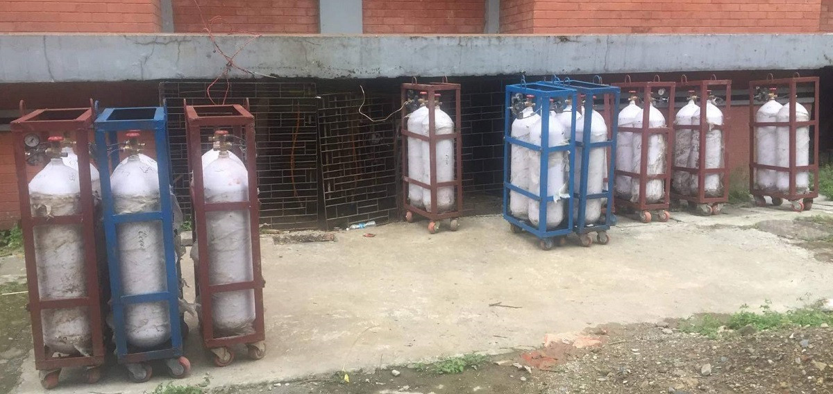 गण्डकी ऊर्जाबाट बायोग्यास निकालेर भरिएका सिलिन्डर।  तस्बिर सौजन्यः कुशल गुरुङ