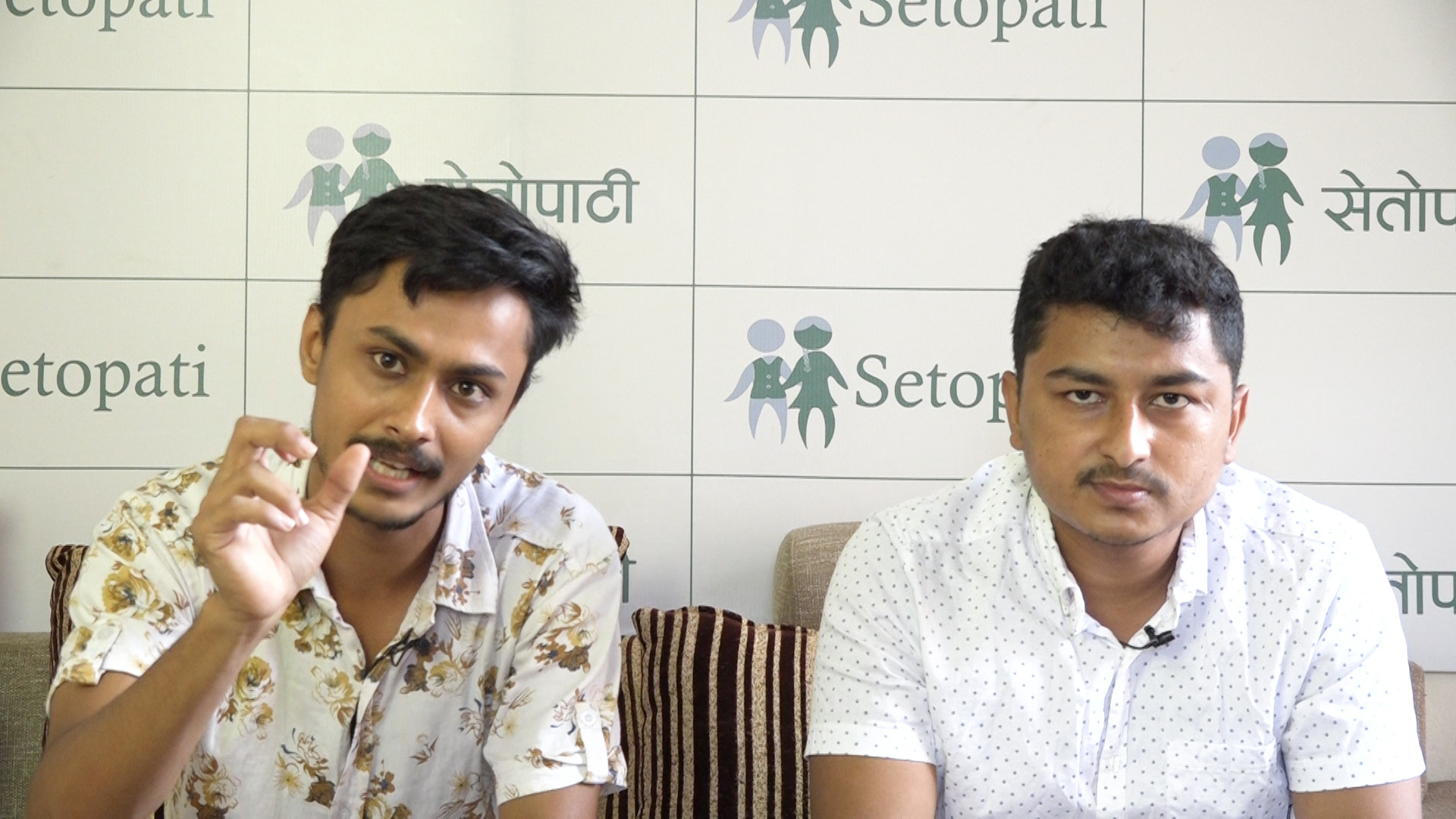 इन्जिनियरहरु सौरभ पौडेल र जितेन थापा । तस्बिर : सेतोपाटी