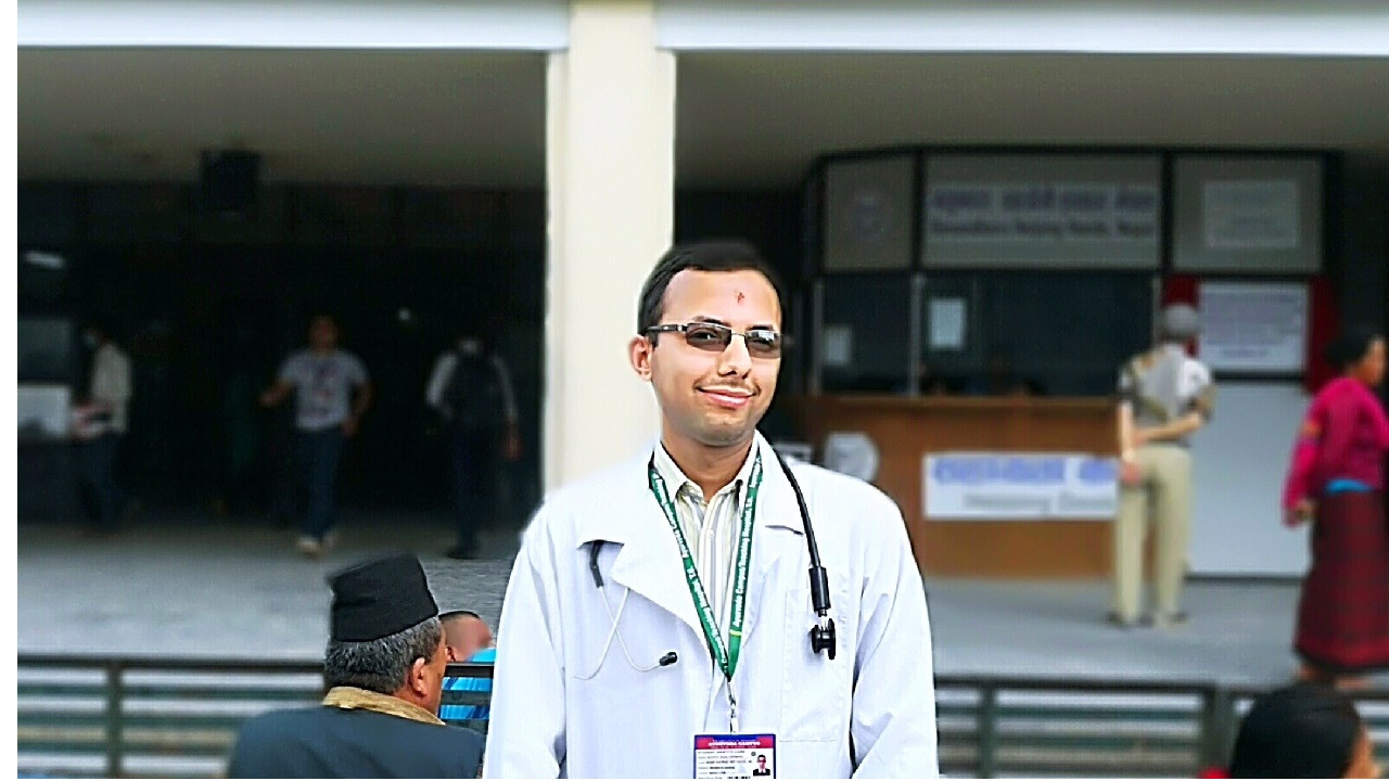 बरु सबै स्वास्थ्यकर्मीलाई देश निकाला गर्देउ सरकार!