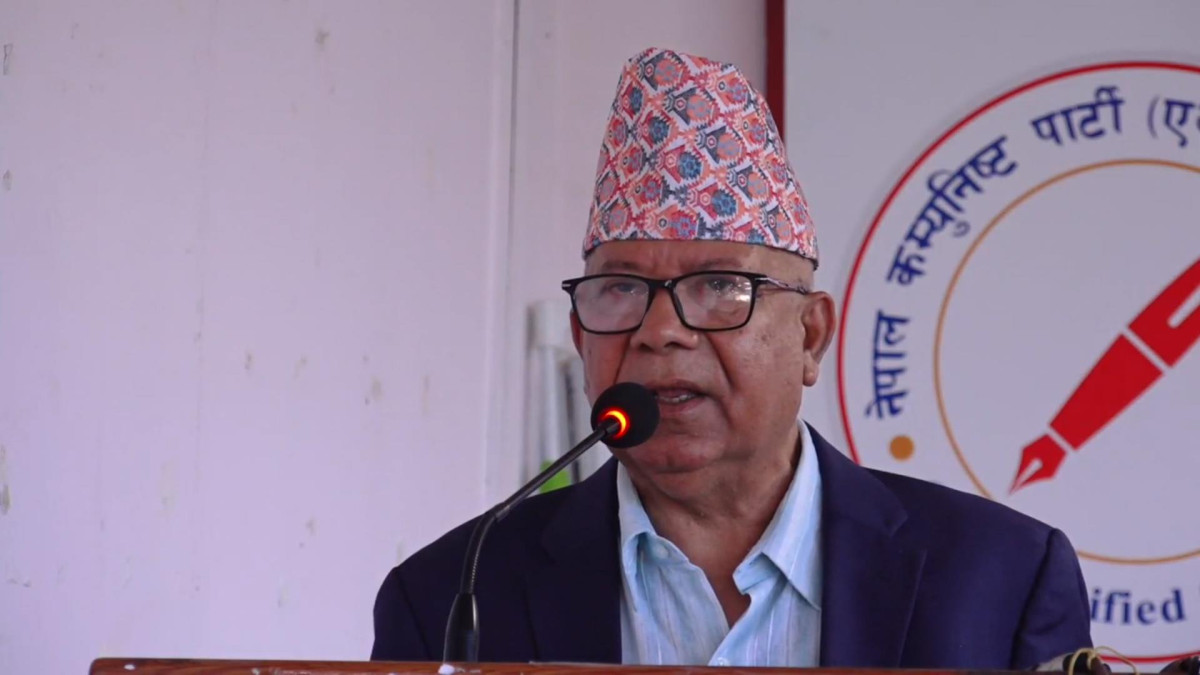 पूर्वराजालाई लक्ष्य गर्दै माधव नेपालले भने- मुलुक सञ्चालन गर्ने भए जनताको मन जितेर आउनुस्