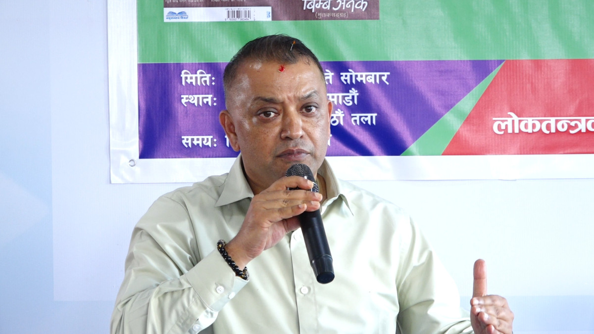केपी ओलीले कांग्रेसलाई प्रधानमन्त्री छाड्नुहोला कि नहोला भन्ने अलमलबाट हामी मुक्त हुनुपर्छ: गगन थापा