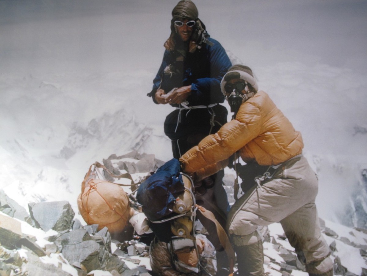 1b-hillary-and-tenzing-1748505986.jpg