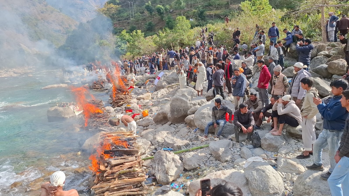 2--Baitadi-Bus-Crash-deceased-being-cremated-1770825997.jpeg