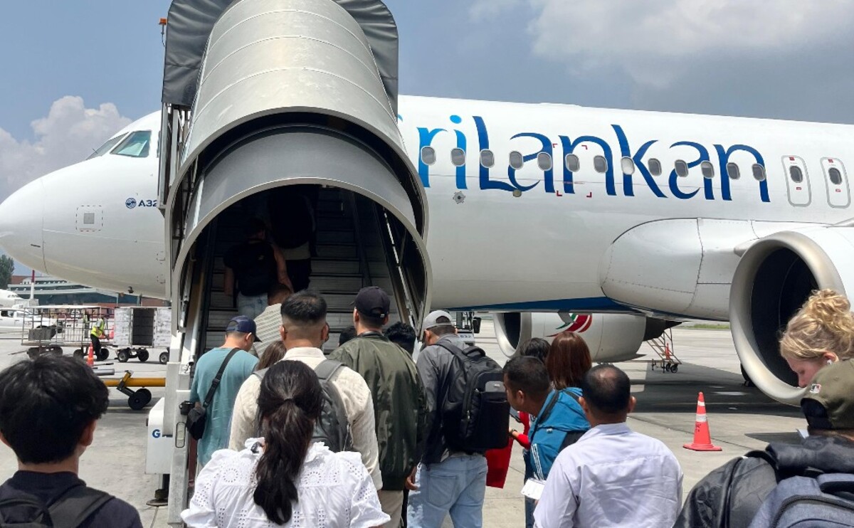 2-Sri-Lankan-Airbus-Neo-at-KTM---SP-1783182912.jpg