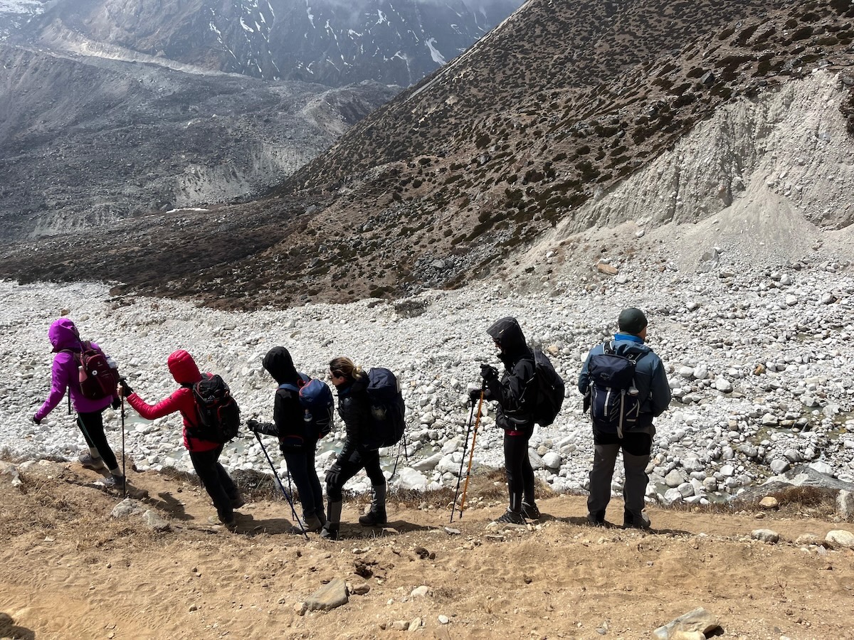 2-trekkers-near-lobuche-sp-1770475896.jpeg